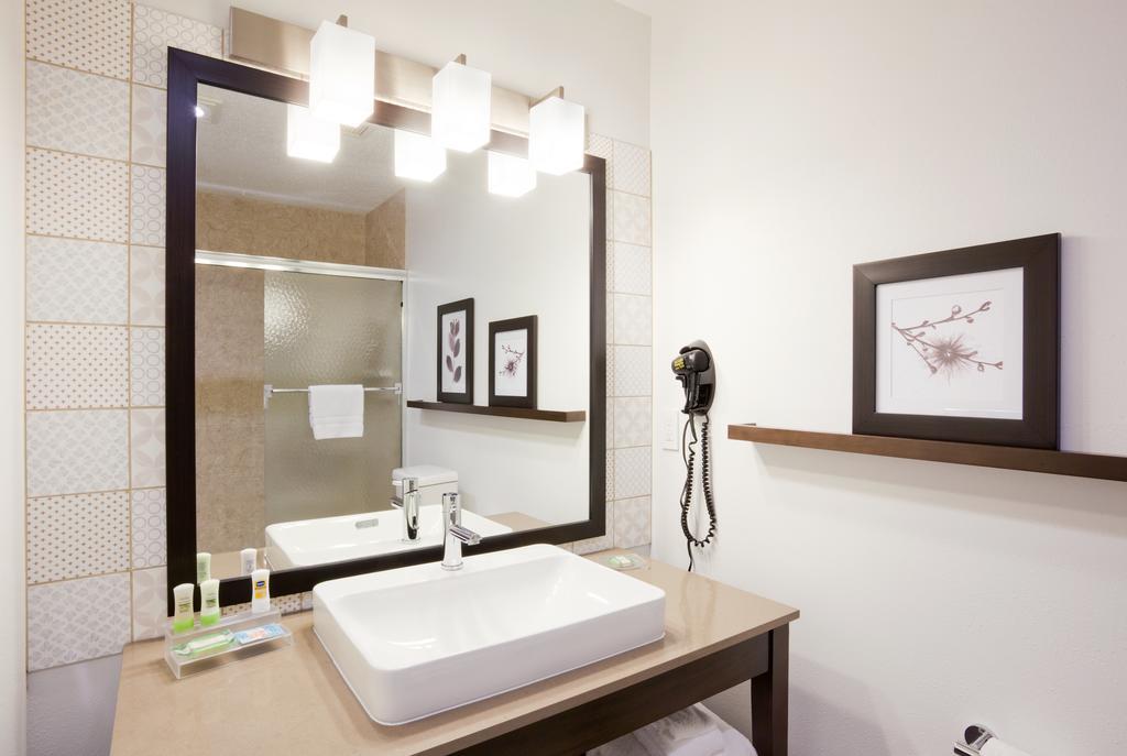 Country Inn & Suites By Radisson, Chippewa Falls, Wi Room photo